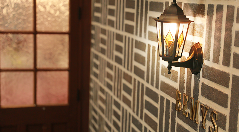 栃木県宇都宮市にある写真館 風のスタジオ Bell ベルモール宇都宮店は、宇都宮市・鹿沼市周辺の七五三・成人式・卒業式からマタニティフォト等の記念撮影ができる写真スタジオです。人気デザイナーが手掛けたおしゃれな最新セットが人気の撮影スタジオと、呉服屋がご提案する安心でたしかなお衣裳。お子様から大人までお祝いの一瞬をより華やかな瞬間へと導きます。